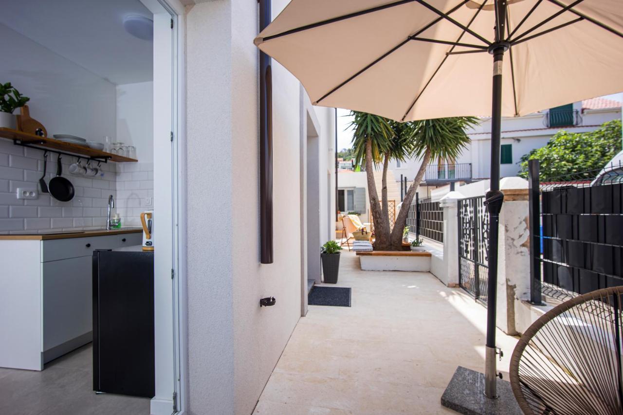 Studio Apartments Yucca, 2-Min To The Beach And 5 To Трогир Экстерьер фото
